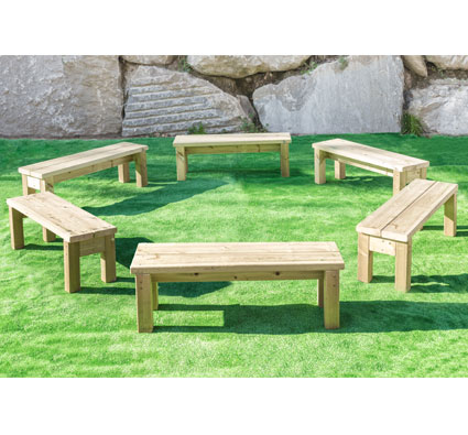 Banco de madera infantil para el patio de exterior