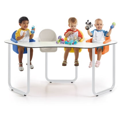 Table collective pour 4 bébés blanc / multicoloris