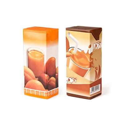 Tetra bricks de jus de fruits et de chocolat