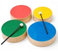 Ensemble de 4 tambourins en bois colorés